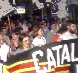 Rosa Naval, al capdavant d'una pancarta en una manifestaciód dels CSPC i l'MDT a Girona l'any 1986