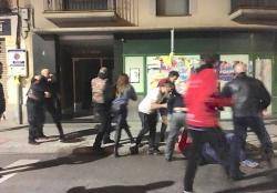 Aquesta matinada s'ha produït una nova agressió feixista contra persones que penjaven llaços grocs, aquest cop a Artés