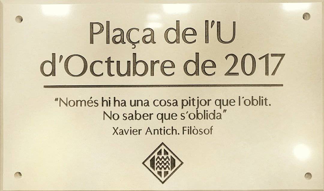 Resultat d'imatges de plaÃ§a de l'u d'octubre