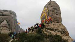 Les fotografies dels presos pol&iacute;tics i exiliats fan el cim a l'agulla del cavall Bernat de Montserrat