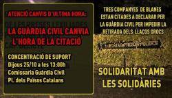 Concentració de suport a Girona en suport a 3 persones citades a declarar per evitar la retirada de llaços grocs