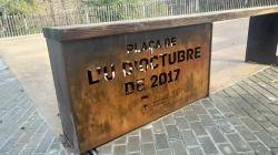 Inauguració a Begues de la plaça i passatge de  l'U d'Octubre de 2017