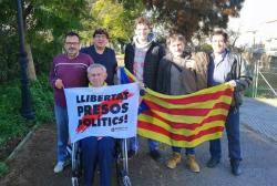 Jordi Puig amb uns amics de Petra, durant la ruta. "Cap a Manacor i cap a la llibertat." Foto:  @Cami_Republica