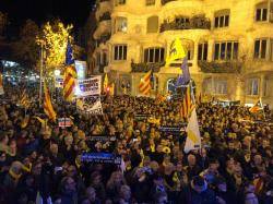 L'ANC denuncia les vulneracions de drets perpetrades per l'Estat espanyol amb una carta i tancant-se a la seu de la UE a Barcelona