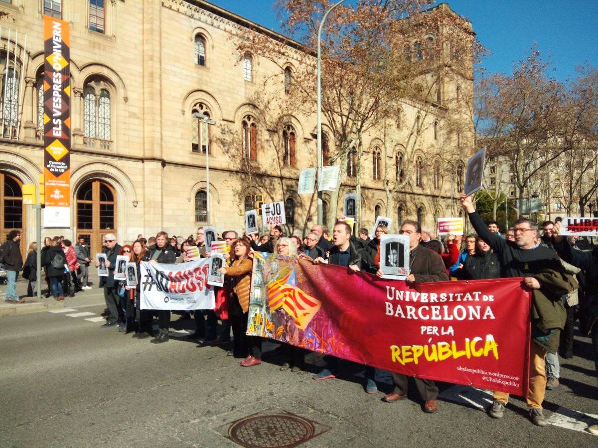 Concentracions davant dels centres universitaris de Catalunya