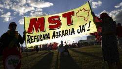 Pancarta del MST," la lluita per la terra"