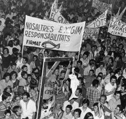 1976 Unes 3000 persones es manifesten a Torroella de Montgrí en defensa del Ter