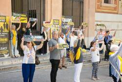 Després del Silenci als Jutjats faran el SILENCI ITINERANT per les dependències de la Polícia Nacional espanyola, Guàrdia Civil i el CME.