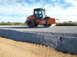 En aquests moments contiuen obres públiques com la de l'autopista Llumajor- Campos