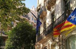 Resposta de l'independentisme, que es manifesta davant la seu de la Comissió Europea a Barcelona