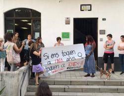 Concentració contra les darreres violacions a Vallgorguina. FOTO: CUP Vallgorguina