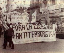 1985 Manifestaci&oacute; a Barcelona d'unes 10.000 persones, convocada per la Comissi&oacute; Permanent Contra la Llei "Antiterrorista"