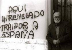 Tal dia com avui de 1993 morí el poeta i impulsor de la cultura catalana Josep Maria Llompart