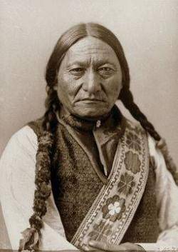 1890 L'ex&egrave;rcit dels Estats Units assassina Sitting Bull, cap de la naci&oacute; sioux