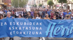 Desenes de milers de persones es manifesten a Bilbo contra el macrojudici a la defensa dels drets dels presos