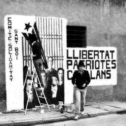 40. Pintant un mural antirepressiu a Sant Boi de Llobregat (1979)