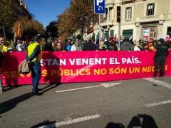 Milers de persones rebutgen a Barcelona la Llei Aragonès