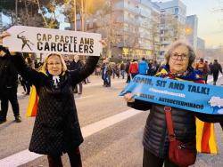 La protesta el Tsunami a l'exterior del Camp Nou. Foto: Albert Mercadé @albertmercade