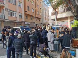Desnonament al carrer Parc 3 de Palma. Joan Segura, portaveu d'Estop Desnonaments Mallorca, ha estat detingut. Foto:  @manelvdomenecht