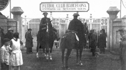 El 24 de juny de 1925 el governador militar ordena tancar el camp del F.C. Barcelona durant 6 mesos