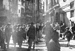 Revolta a Palma un any després de mort de Cabotà: un grup de dones dirigint-se als magatzems de Pomar Kleber.