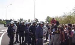 2009 La policia carrega contra els estudiants a la UIB