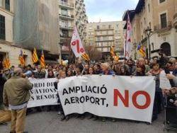 Mobilització a Palma davant de la Delegació de Govern espanyol contra l'ampliació de l'Aeroport