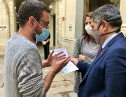 · Lluc Salellas ha donat una carta amb un plec de reivindicacions al nou conseller Miquel Sàmper, de visita a Girona  (24/10/2020)