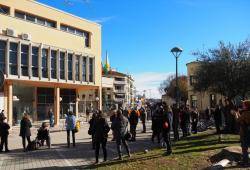 Farners de la Selva inaugura popularment la Plaça del 1r d'Octubre davant la passivitat de l'Ajuntament