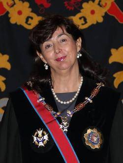 María Dolores Cospedal (presidenta del PP de Castilla-La Mancha) va condecorar amb la 'Gran Cruz de la Orden de San Raimundo de Peñafort' a la magistrada Concepción Espejel (Imatge: viquipèdia)