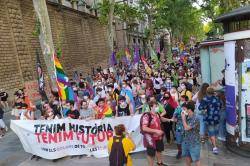 Col·lectius LGBTI convoquen mobilitzacions contra la transfòbia i a favor de la llei trans amb el lema "defensem els drets trans"