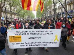 Participació en manifestació del 1r de Maig a Paris per reivindicar l'amnistia i la indepedència