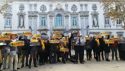 "Silenci...rebel·leu-vos" davant del Tribunal Suprem a Madrid