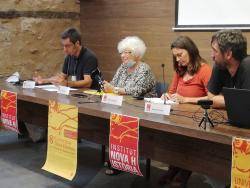A la taula rodona, moderada per Pilar Calçada, hi participaren Juli Cuéllar (historiador), Elisenda Sala (ceramista) i Ramon Faura (president d'Angelets de la Terra).