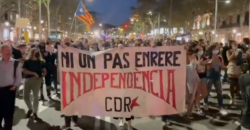 Milers de persones legitimen el poder popular de l?1-O
