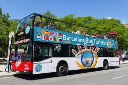 Vaga d'informadors del Bus Turístic de Barcelona durant el nadal