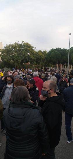 Centenars de persones es manifesten a Canet de Mar contra el 25% de castellà a l'escola