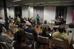La intervenció ha anat seguida d?un col·loqui realment instructiu i l?autor ha signat molts exemplars del seu llibre.