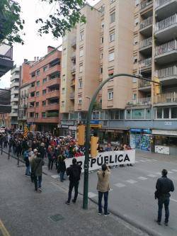 'Cremen' Felip VI a la primera manifestació convocada per la Coordinadora Antimonàrquica de Girona