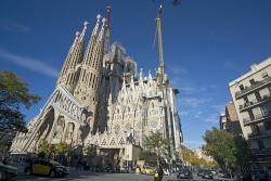 Entitats ve&iuml;nals demanen a paralitzaci&oacute; immediata de les obres del temple.