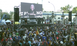 Clam unànim per la Independència a l'entorn del Fossar de les Moreres