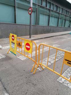 El carrer Artillers de Girona tallat per les activitats de l'Escola Bruguera durant la Setmana Europea de la Mobilitat 