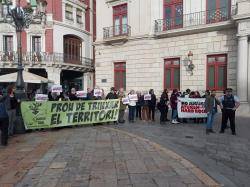 La Plataforma Aturem Hard Rock protestem contra la visita de Pere Aragonès a Reus