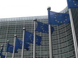 Demanen a la presidenta del Parlament Europeu que aturi els atacs de Dolors Montserrat contra el català