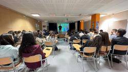 Arrenquen els tallers de Twitch i pòdcast en valencià als instituts d?Alacant finançats amb els més de 13.000 euros del Giving Tuesday