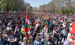 Milers de persones reivindiquen la República basca en la celebració de l'Aberri Eguna