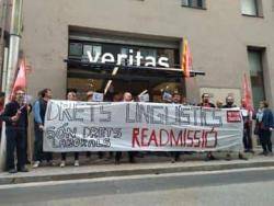 La Intersindical es concentra davant dels establiments de Veritas (botiga de Girona) en defensa d'una treballadora acomiadada per parlar en català (18/05/2023)