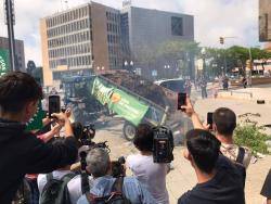 Protestes de pagesos contra la burocràcia i la manca de respostes per pal·liar la sequera