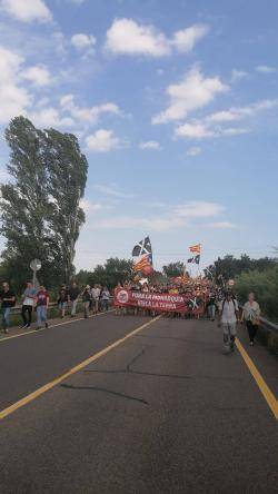 Manifestació contra l'entrega dels premis Princesa de Girona i la presència de Felipe VI i Leonor al golf de Caldes de Malavella (05/07/2023).