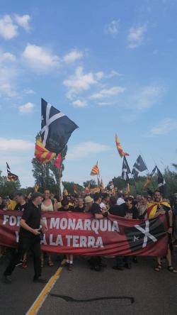 Manifestació contra l'entrega dels premis Princesa de Girona i la presència de Felipe VI i Leonor al golf de Caldes de Malavella (05/07/2023).